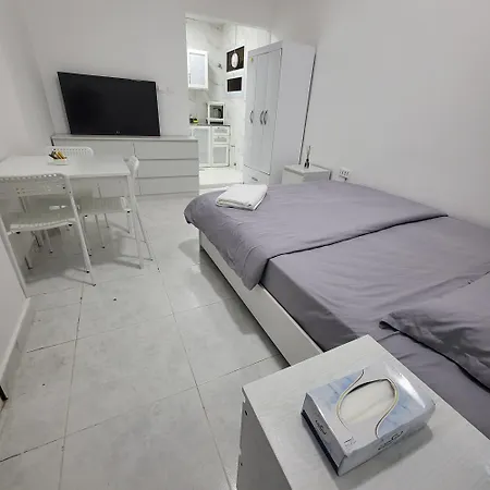 Cournich Full Studio Apartment B5
